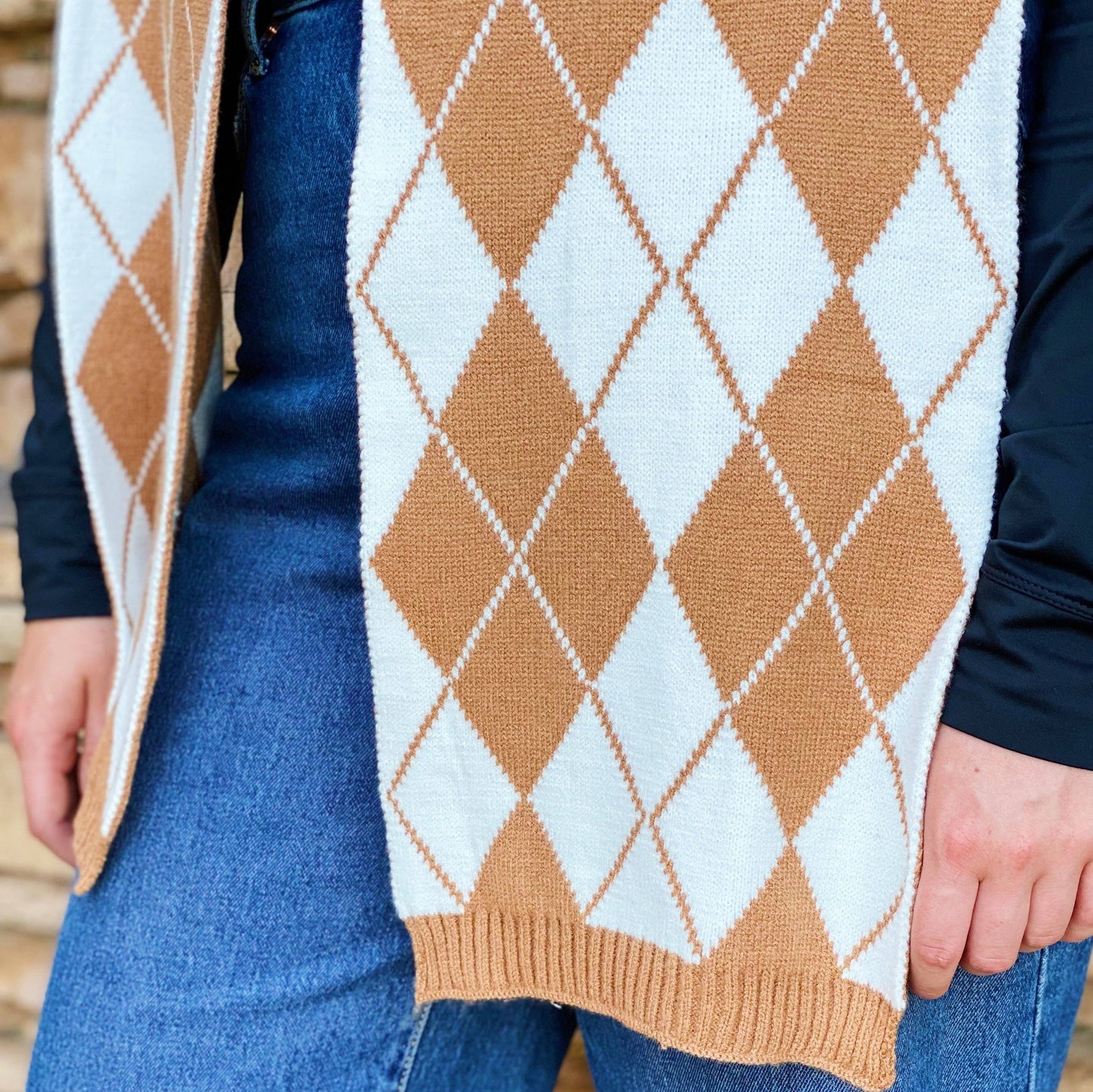 Camel Patterned Knit Scarf