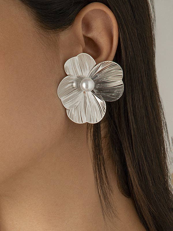 Sllver Flower Shape Earrings