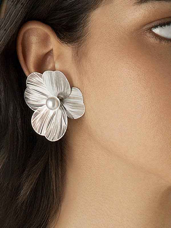 Sllver Flower Shape Earrings