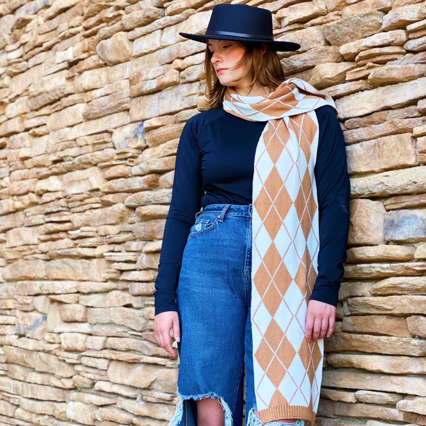 Camel Patterned Knit Scarf