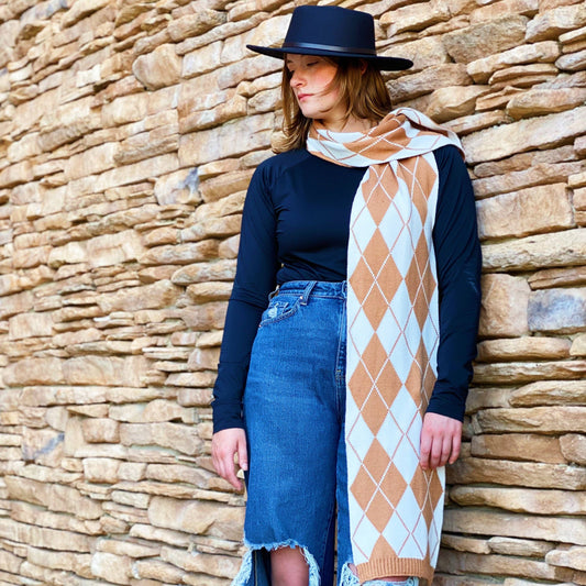 Camel Patterned Knit Scarf
