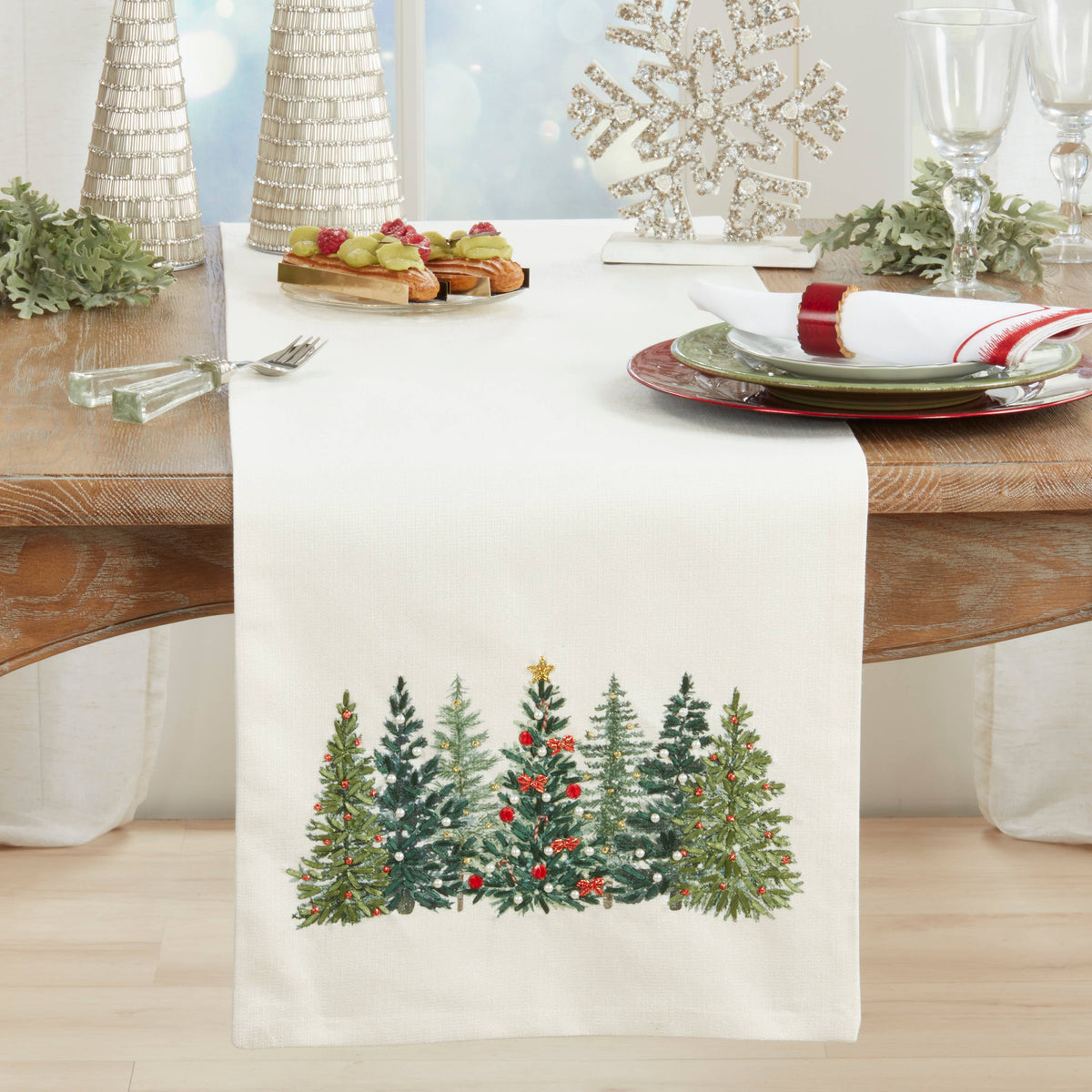 Christmas Tree Design Table Runner: Multi / 16"x72"