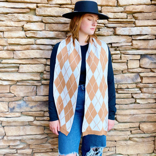 Camel Patterned Knit Scarf