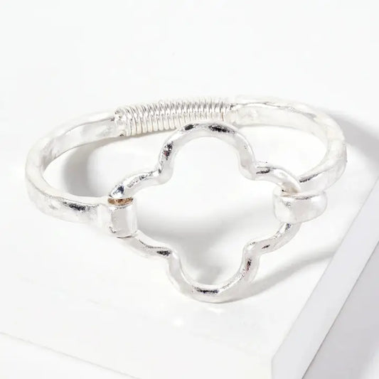 Hammered Metal Quatrefoil Hook Clasp Hinged Bracelet: Worn Silver
