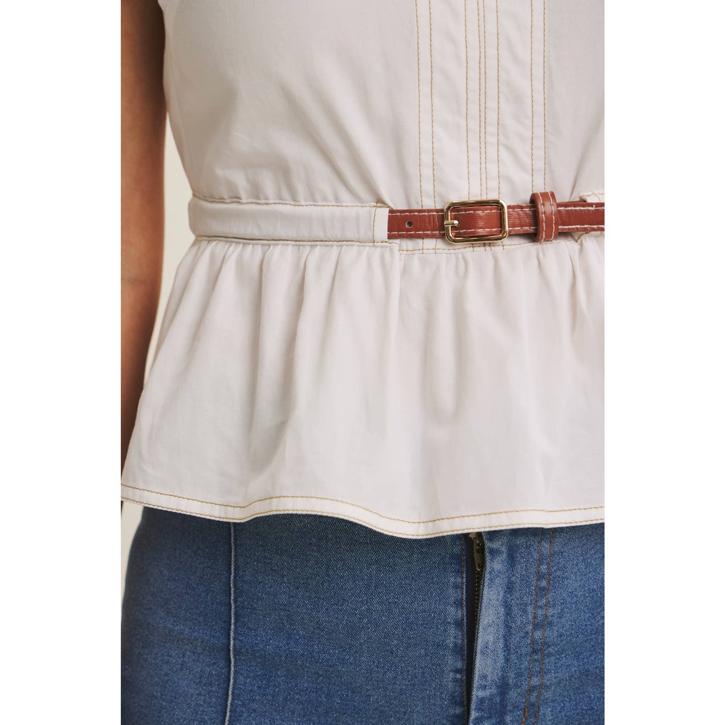 CLASSIC WORKWEAR BELTED COTTON TOP WITH CONTRAST STITCH: OFF WHITE / S