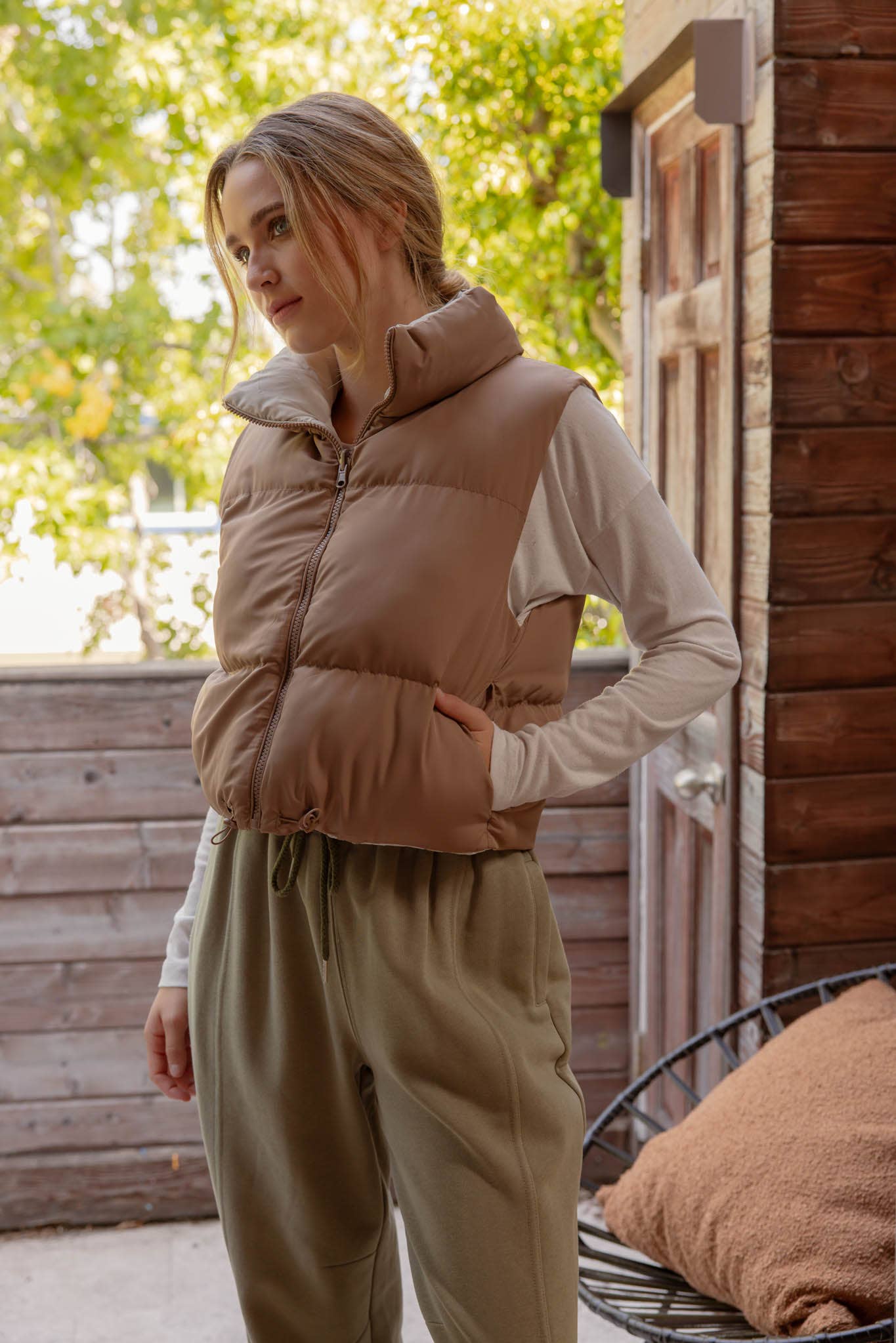 Reversible Zip Up Cropped Puffer Vest: Light Mocha