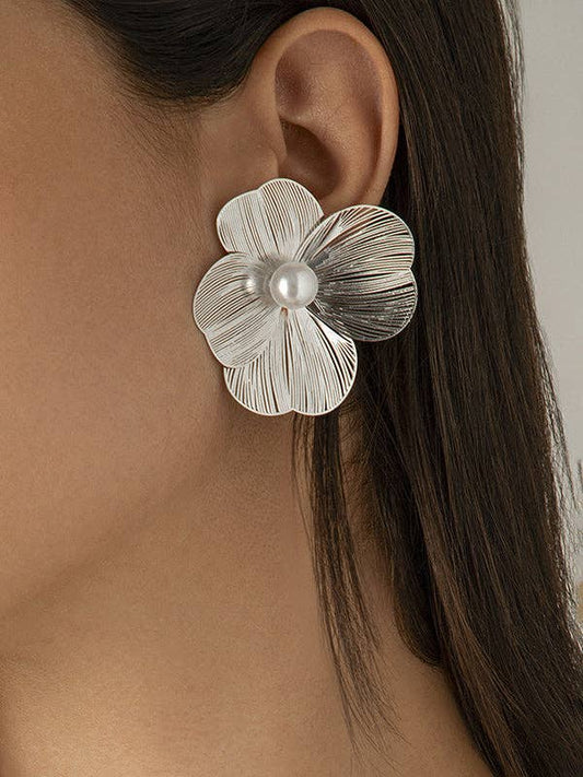 Sllver Flower Shape Earrings