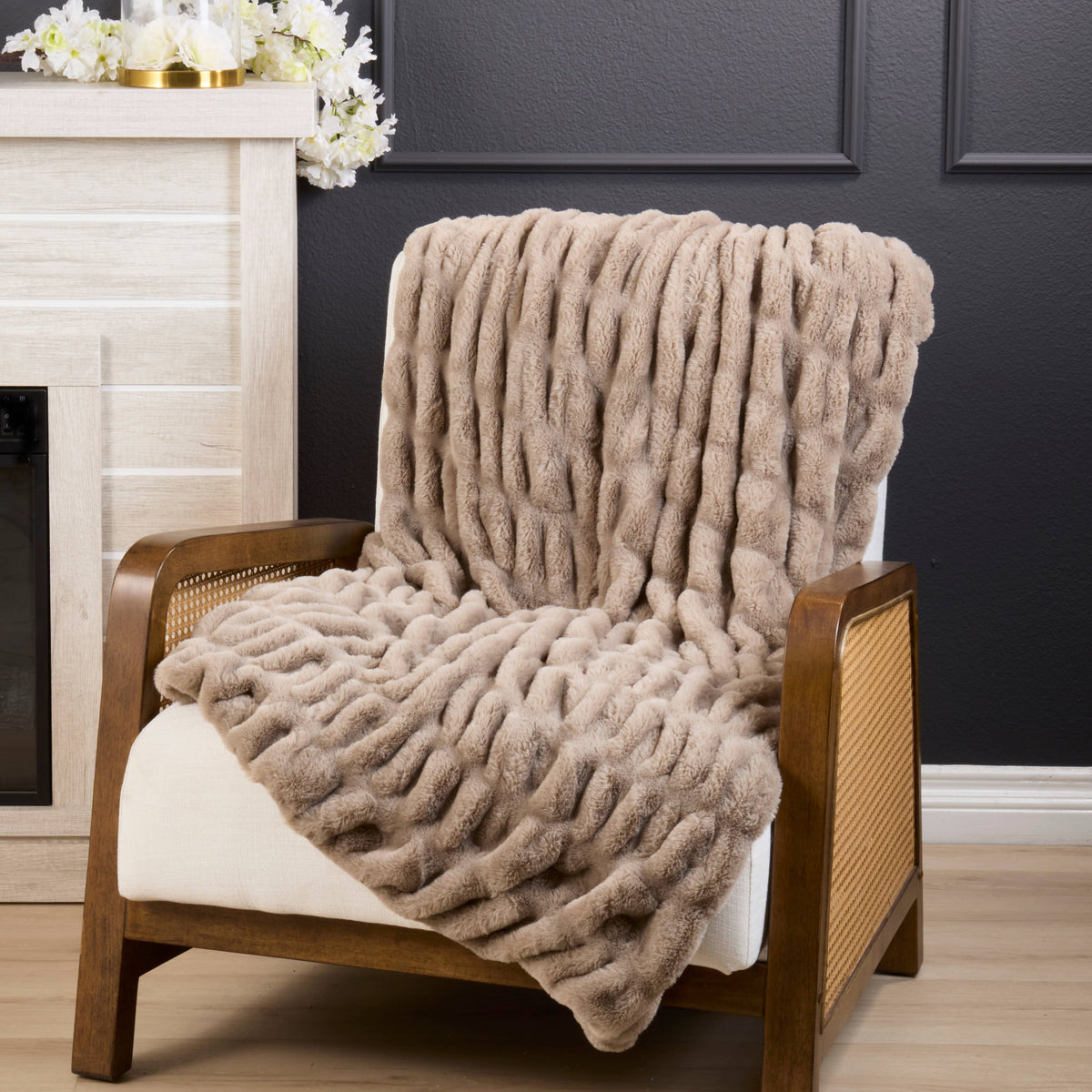 Ribbed Faux Fur Throw Blanket - Plush Polyester Throw: Jasper Green / 50"x60"