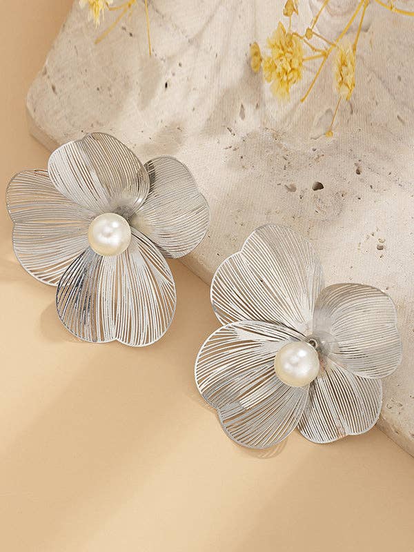 Sllver Flower Shape Earrings