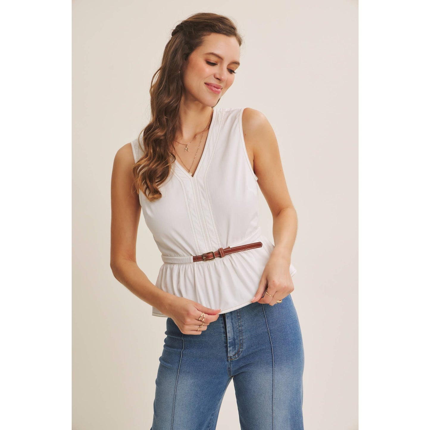 CLASSIC WORKWEAR BELTED COTTON TOP WITH CONTRAST STITCH: OFF WHITE / S