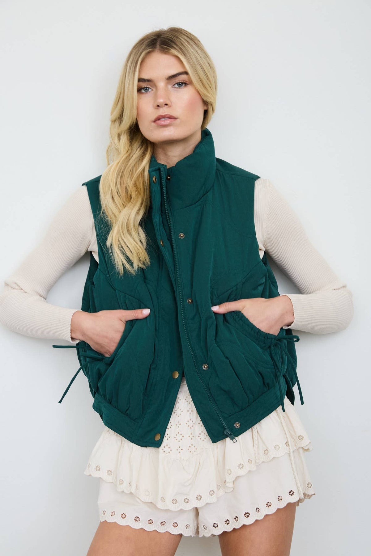 WAVE QUILTED SNAP-FRONT STAND COLLAR VEST: OLIVE