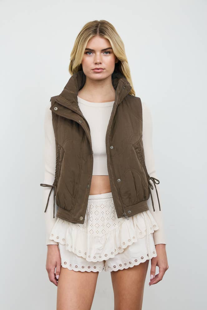 WAVE QUILTED SNAP-FRONT STAND COLLAR VEST: OLIVE