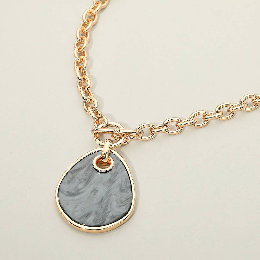 Geometric Resin Drop Pendant Necklace: Blue