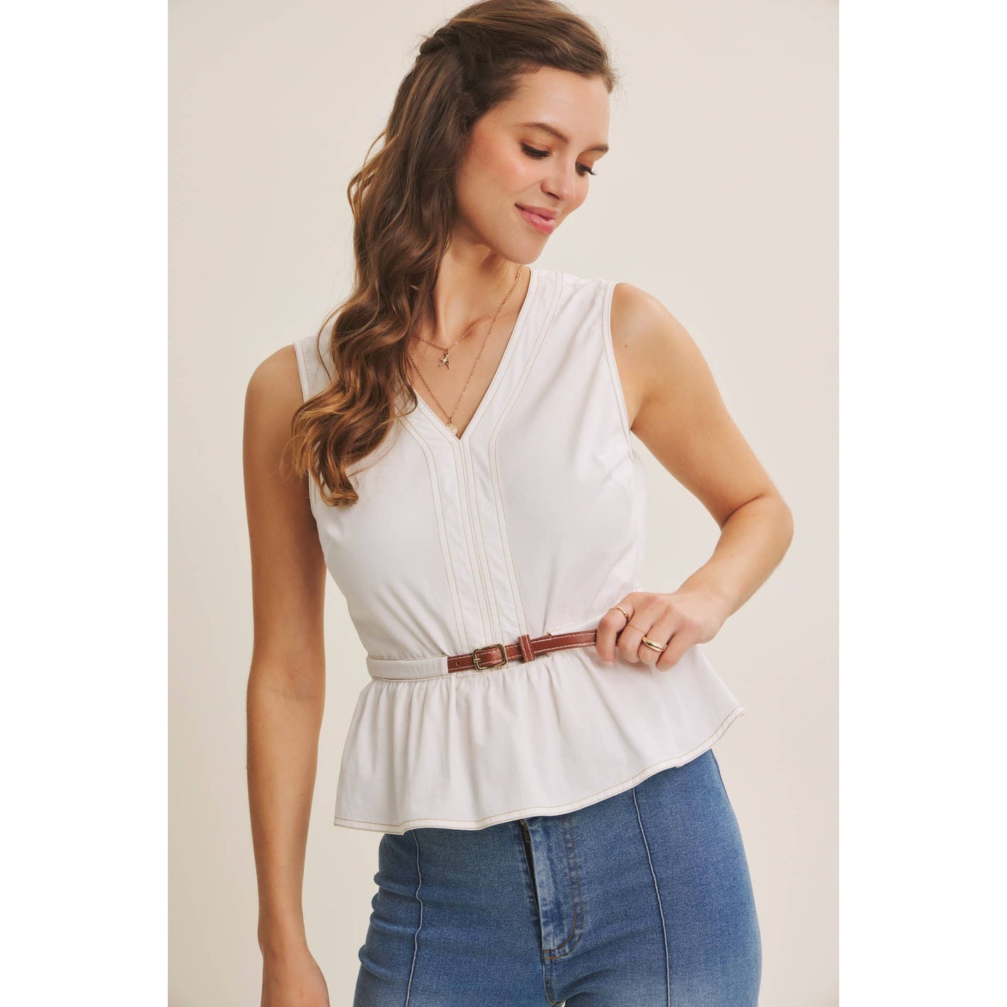 CLASSIC WORKWEAR BELTED COTTON TOP WITH CONTRAST STITCH: OFF WHITE / S