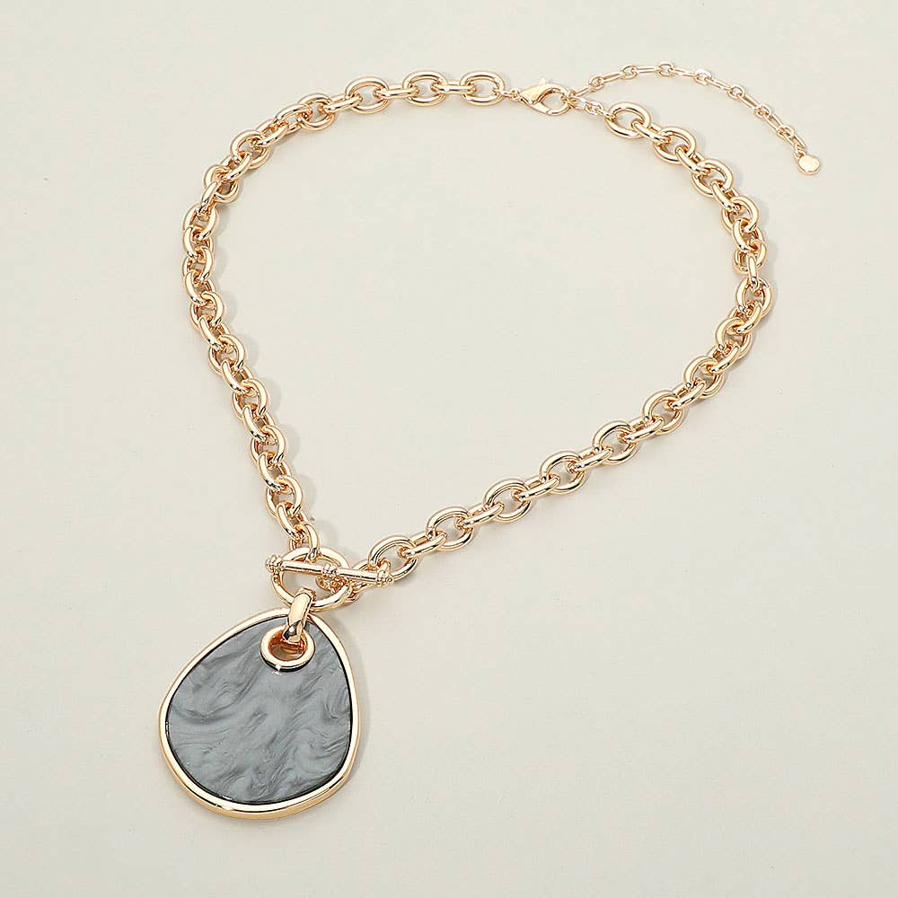 Geometric Resin Drop Pendant Necklace: Blue
