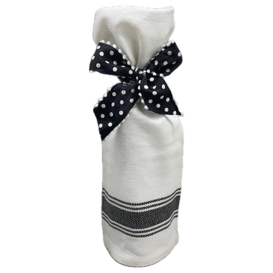 "A good friend knows..." Towel