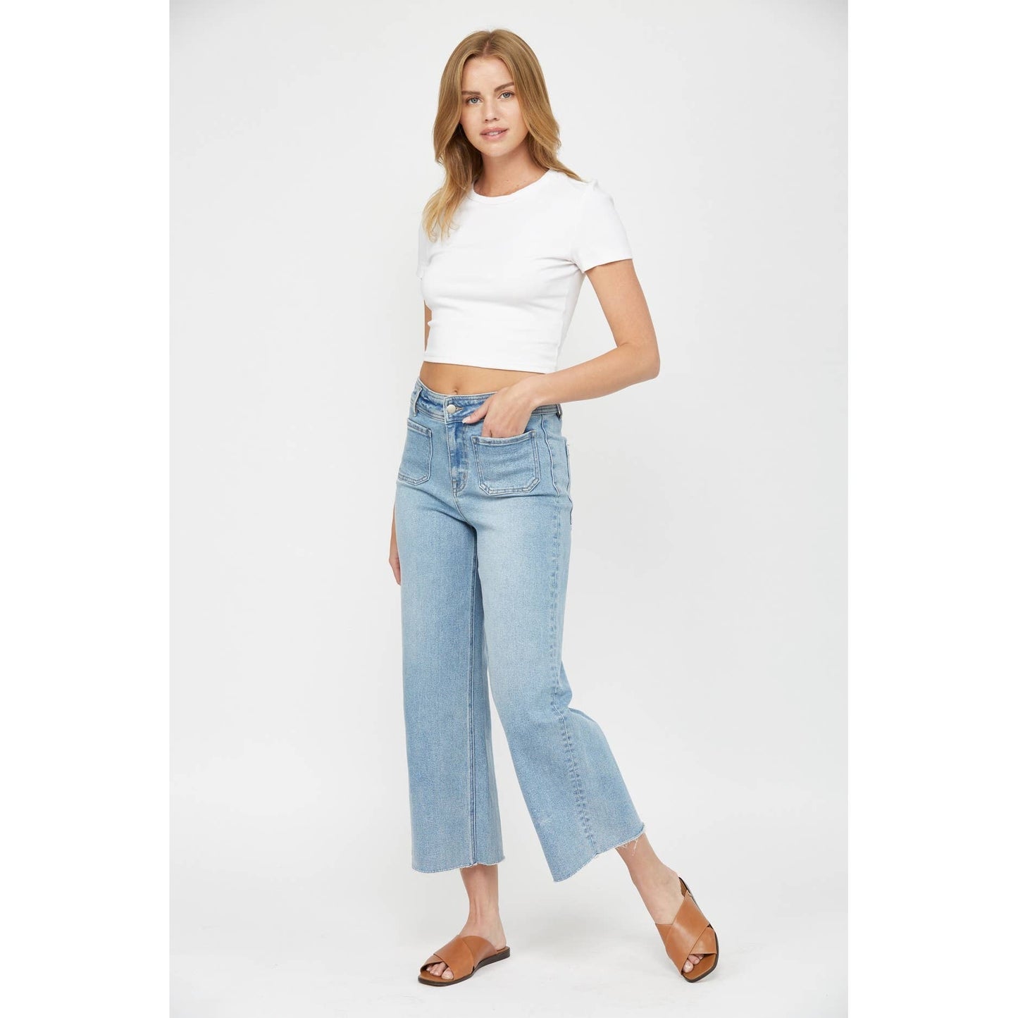 Mica Denim Cropped Wide Leg with Front Pockets: Light Wash