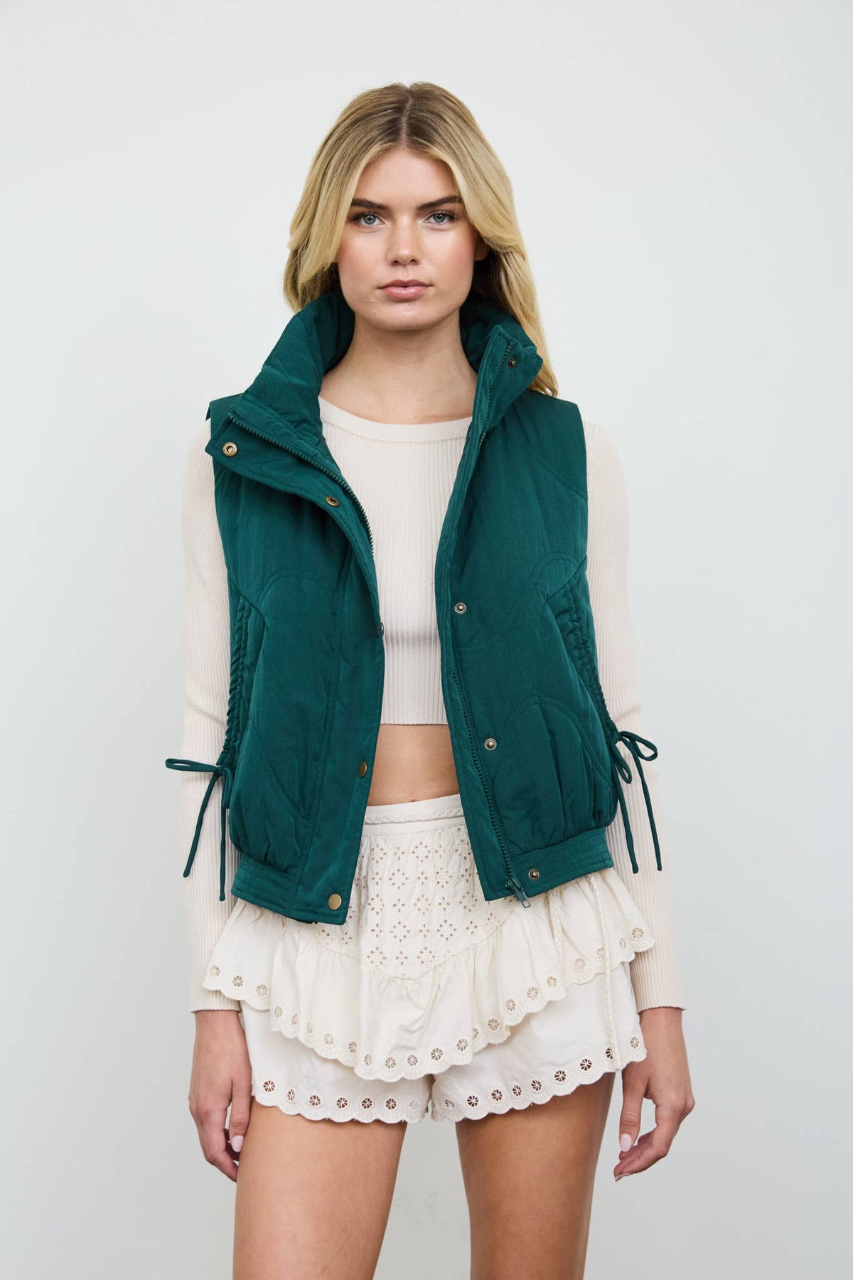 WAVE QUILTED SNAP-FRONT STAND COLLAR VEST: OLIVE