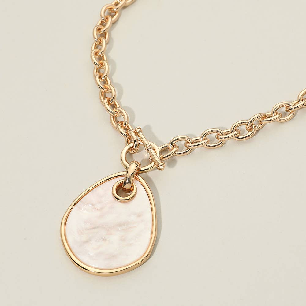 Geometric Resin Drop Pendant Necklace: Blue
