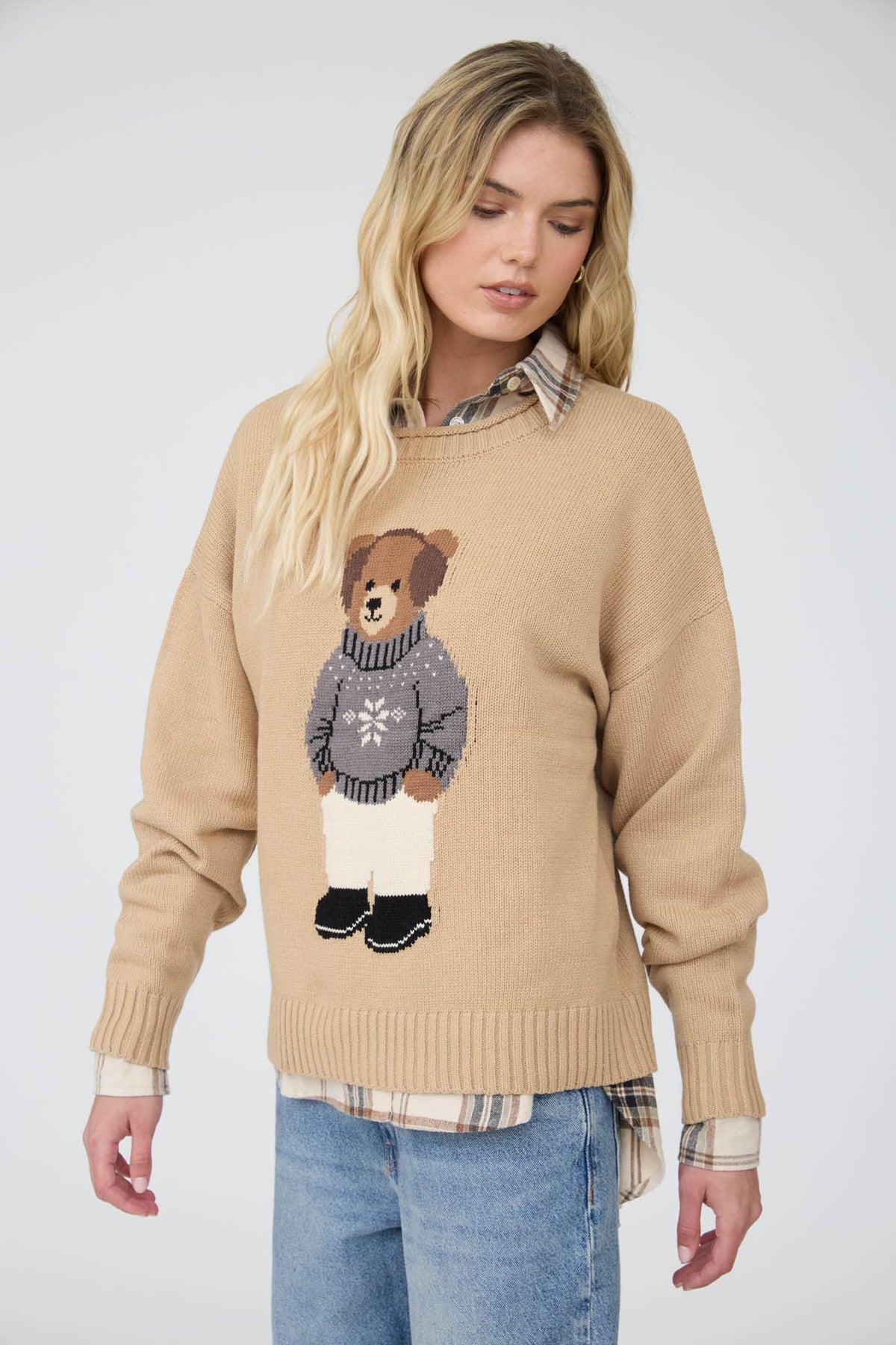 TEDDY BEAR CREW NECK INTARSIA KNIT SWEATER: KHAKI