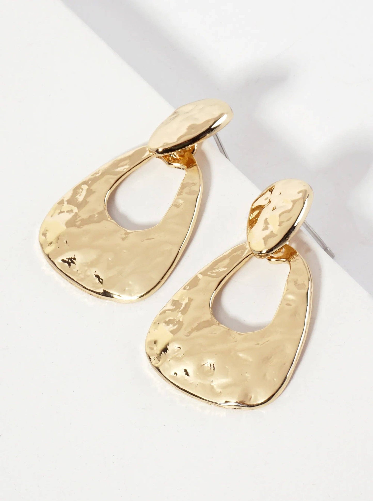 Polished Metal Hammered-Texture Doorknocker Post Earrings: Gold