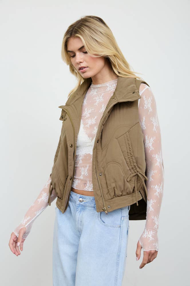 WAVE QUILTED SNAP-FRONT STAND COLLAR VEST: OLIVE