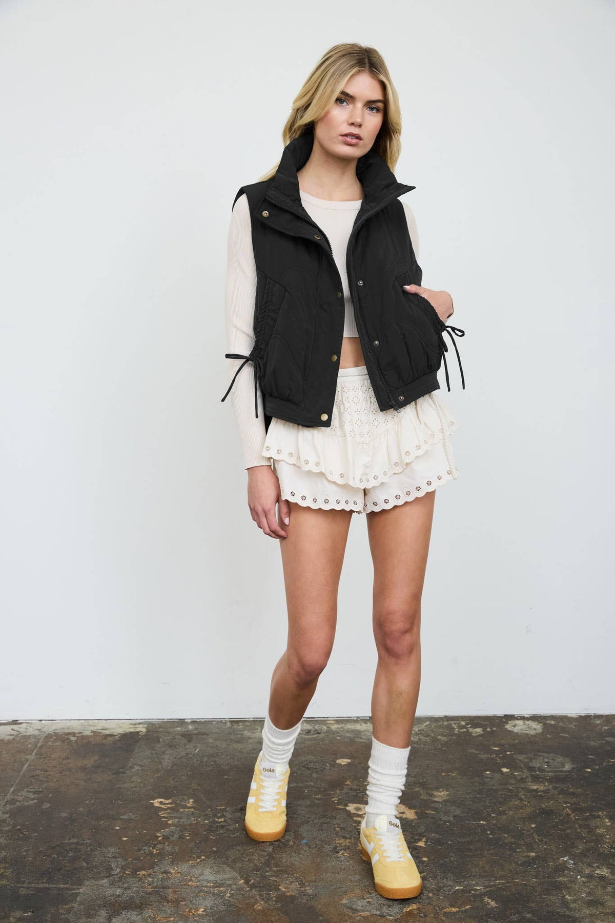 WAVE QUILTED SNAP-FRONT STAND COLLAR VEST: OLIVE