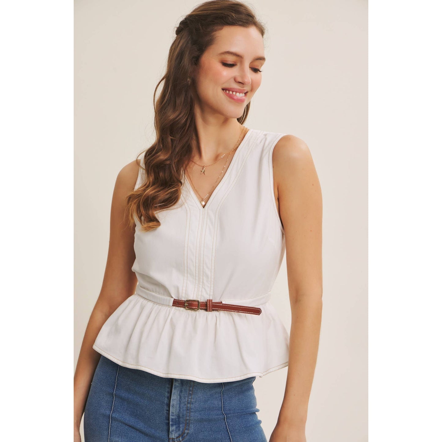 CLASSIC WORKWEAR BELTED COTTON TOP WITH CONTRAST STITCH: OFF WHITE / S